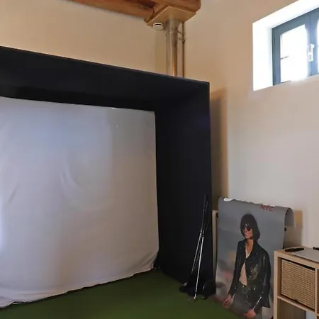 Maison Exceptionnelle Avec Piscine Interieure Et Sauna A - Fr-1-497-140 *