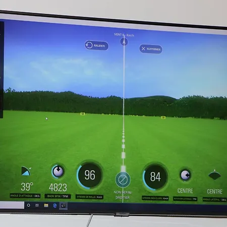 Maison Exceptionnelle Avec Piscine Interieure Et Sauna A - Fr-1-497-140