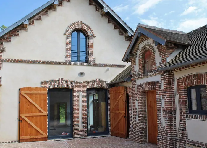 Maison Exceptionnelle Avec Piscine Interieure Et Sauna A - Fr-1-497-140